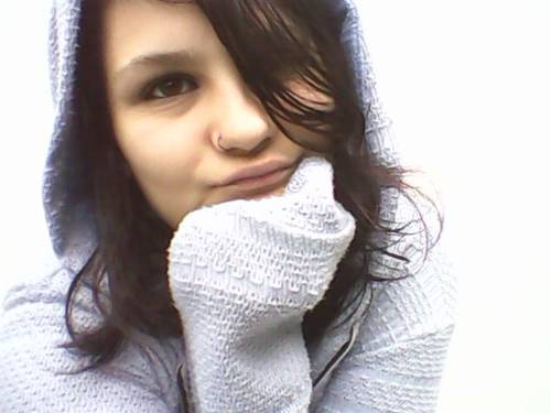 por fora ah menina q muitos julgam
por dentro ah mulher q poucos conhecem