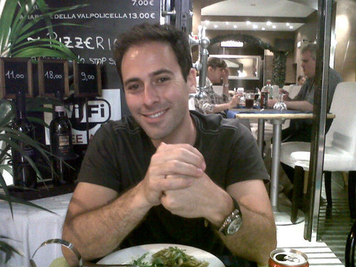 rich7neves's profile picture. 