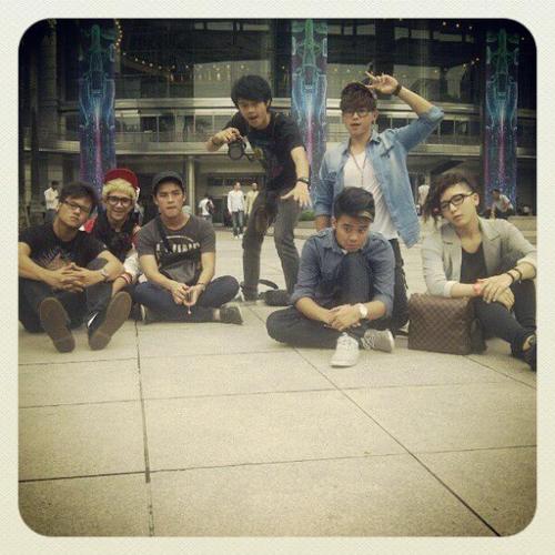 Allah•friends•music• ♥Muhammad Ilham Fauzie effendy♥ •@SMASHindonesia• @kevingutomo_p♥ •@ozyadriansyahh♥•@sweethellaBE5T• SenyumSemangat:)