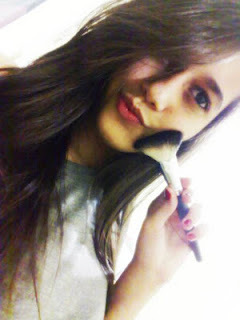 Sou uma garota muito FELIZ, q sempre tá de bem com a vida,aquela q adora sertanejo!Sou a quela menina super engraçada e q cada dia quer fazer vários amigos!!!