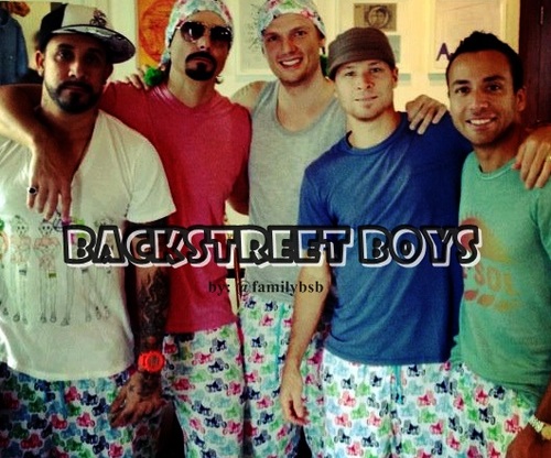 The intention is to gather all the @backstreetboys fans in one place. Who click on the follow, welcome to our @familybsb.