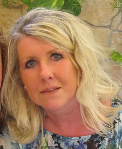 I am a mother of two;  who likes to have a stress free life full of hopes and dreams, very empathetic; loves to travel and has good intuition
