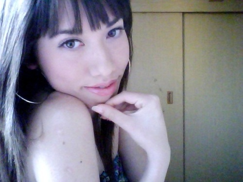 Viñamarina / Estudiante de 4° medio / 18 años / Promotora / Estudiante de modelaje / Loca de nacimiento, pero con un corazón gigante ♥ /