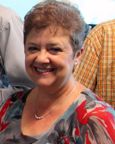 Online office, Learning designer, Languages teacher, excited by new technologies, traveller, violin player.