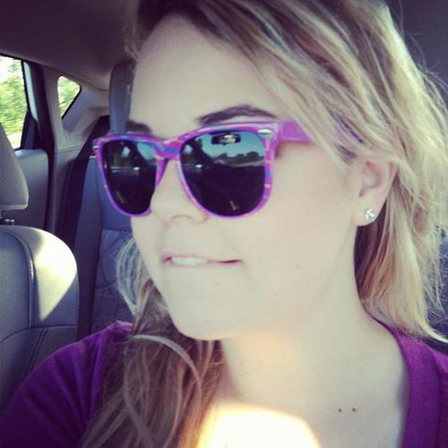 danielleonthego's profile picture. 