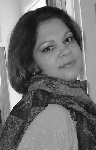 Feliz, muito feliz, pois tudo que tenho e tudo que sou vem do Senhor.
Sou mãe, sou mulher, sou feliz!!! =D