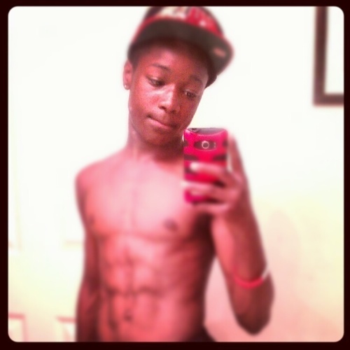 100m 200m 400m 800m best races erayday lol and follow me if u do those events and if u got swagg follow me