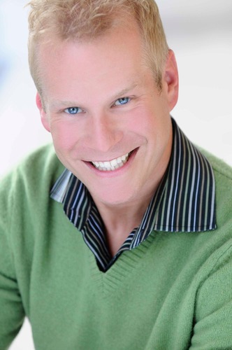 Dir of Advancement @DMMO; Co-Director of MM in Choral Conducting @MusicatSimpson ; Artistic Director and Conductor for Des Moines Vocal Arts Ensemble @DMVAE