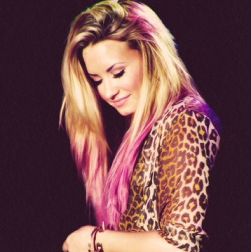 ddlovatohyfr's profile picture. demi is better than you