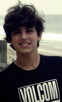 Eduardo Ferrari , 15 anos , só da gorda @_Woop99