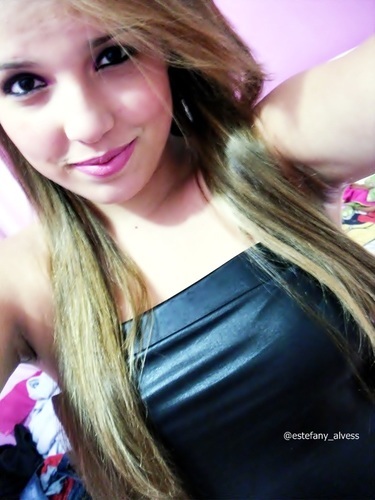 maluca, surtada, dramática, mimada, irônica totalmente do contra! 16 years, stronda, rap, familia e amigos.Ah para de ler isso e clica no follow, flw.