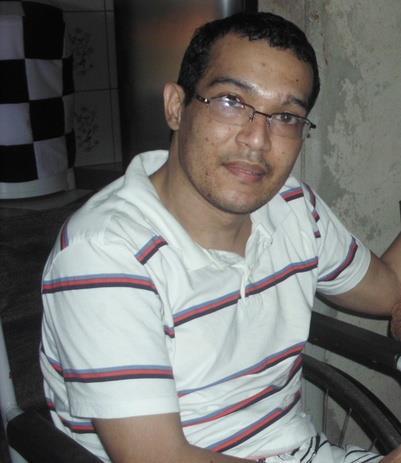 Possuo uma doença hereditária (logo não contagiosa) chamada ATAXIA. Sou Oficial da PM-PA. e Dr. em engenharia de projetos.