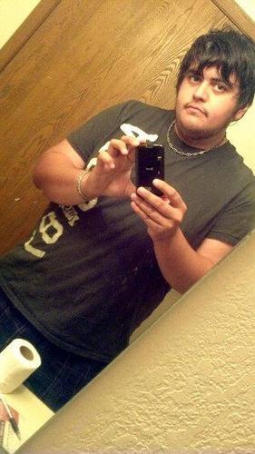 ricosuaveruiz's profile picture. .i just want to live life.