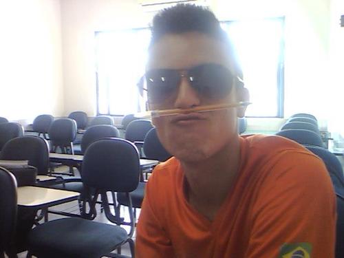 Lucas Nascimento Cardoso , 17 anos , solteiro , Signo: Áries e futuro Logístico se Deus quiser .