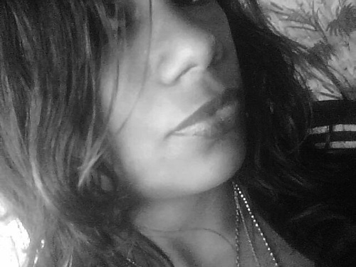 Naaaum soou uma garota fofaa, legaal muito menos gente booa Soou dakelas ke prefere te maxucaar coom a verdade doo q te iludir com a mentira !!!!!