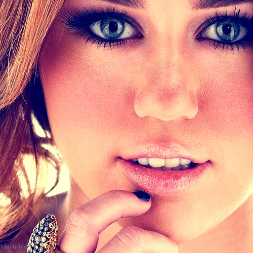 Milez here. I don't really now quite what to say other then, how do you do? :) Talk to me. [taken] was @niallwhoranxx