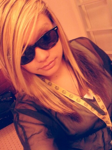 nefahh3010's profile picture. Obsessed with Fashion & Music, absolutely LOVE; Eminem ♥ Wiz Khalifa ♥ BVB ♥ SWS
