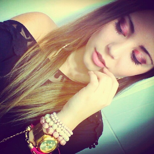 Tenho a melhor amg do mundo, a melhor amiga do mundo linda e melhor amiga do mundo engra e melhor melhor do mundo em ser minha melhor amiga, ela eh a @1lienda