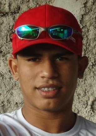 Genilson, tenho 17 anos, #corintiano, signo #aquário, tímido, alegre e um pouco folgado .  Quer saber mas #siga-me