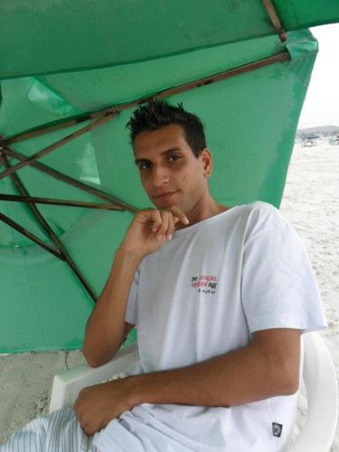 Carioca, 27 anos, Ariano, Vascaino.