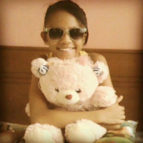 I'mah sixer, and knows what life is.:) A hug can complete my day cos' your excuses can fade away. 1 Irish and 4 British made my life AWESOME.