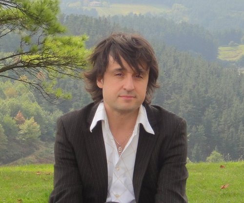 Software engineer. Aspiring a Toys, 
Board games and Indie Game Dev. #indiedev  #gamedev
https://t.co/nTCwi6Tk9v            CEO de mi @RenovatioCP