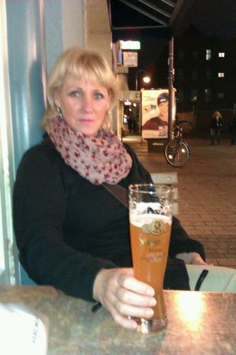 Levensgenieter | moeder van 3 | getrouwd met Jos van Bommel | werkt bij De Zorgboog | wonende in het mooie Bakel!