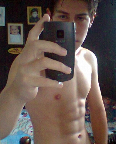 vamos pro bar? gogo? ah não! parei de bebe... mas vamos mesmo assim, que se foda! mas essa merda faz você fazer cagada. bom vai la que eu vou ficar por aqui :/