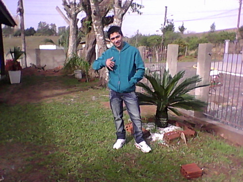Rio Grande Do Sul ,16 anos, filmes ,musicas , gente boa, e bonita,rs vivo a vida intensamente , bipolar ,ariado , SIGAM AE PRA SABER MAIS ;)
