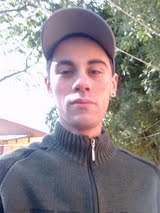 eu nao preciso ser perfeito,so presiso fazer  diferensa,afinal nada presisa ser eterno,basta ser inesquesivel