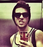 Se pensa que eu te amo, se pensa que eu choro por vs todas as noites em saber que vs está longe de mim,então, vs pensa certo. @ChayLeao. te amo mt mt mt ...'