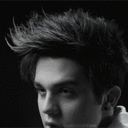 As Pessoas me perguntam,  porque ainda não desisti.  E eu lhes respondo: - E você desistiria do que te faz sorrir? 
Criado 09/05/11, seguido pelo @LuanSantana