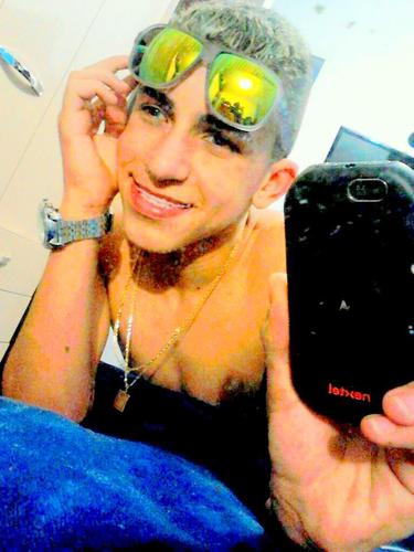 (...)
         Não preciiiii$o de duBle ; NÓI$ roBa E FAZ a CeeeenA ;;* 
                $impatia ? aQi naÔ $e enContra ! $$*
 РŘΔŽ€Ř : ΜΔŦĦ€ỮŞ Ħ€ŇŘΞΩỮ€ !
·
