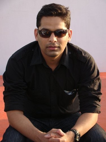 Founder - Fast Web Group | Die Hard Entrepreneur | Startup Guy | Love Innovation | Social Junkie | Digital Marketing Faculty | 100nak's Dad | Super Spicy Foodie