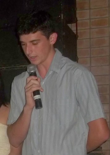 Para os erros, perdão. Para os fracassos, uma nova chance. Para os amores impossíveis, o tempo.