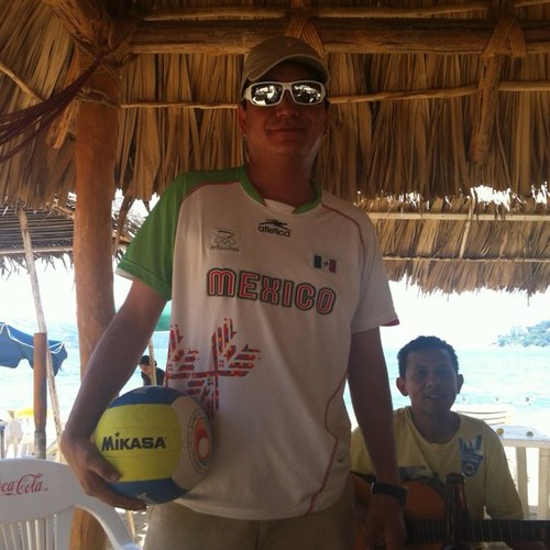 miltonpaco's profile picture. Profr. Educ. Fisica egresado ESEF, Acapulco. trabajo en secundaria en municipio Naucalpan,EdoMex, deporte favorito es Voleibol