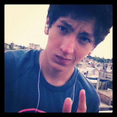 HeyMena's profile picture. 