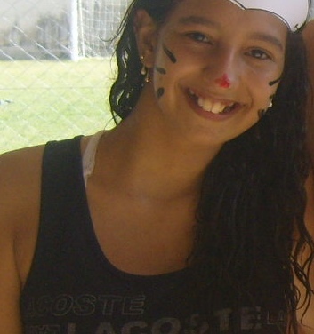 Carinhosa, simpática, amorosa, meiga e feliz.. Quer saber mais?? Segue aee ;*