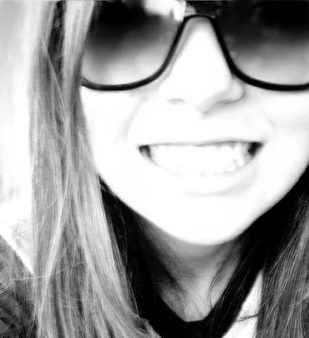 Pra que escrever aqui ? se você vai me julgar pela aparência . | Segue ? Sigo de volta *-* . Ah ... Se for pra dar unfollow nem segue !
