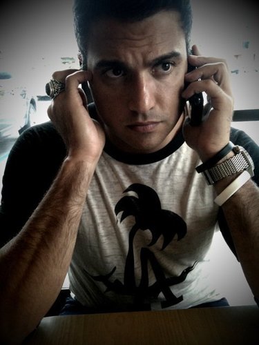 soy muy buena onda y lo mejor de todo es que soy super fan de JAIME CAMIL♥♥  simplemente me encanta lo adoro es lo maximo. :-D