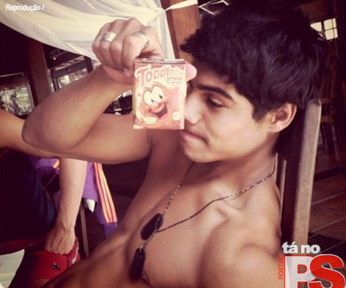 A vida é minha, mais o meu coração é seu, o sorriso é meu, mais o motivo é você, @MicaelBorges_ Te Amo Muito, Meu #Chocolate!