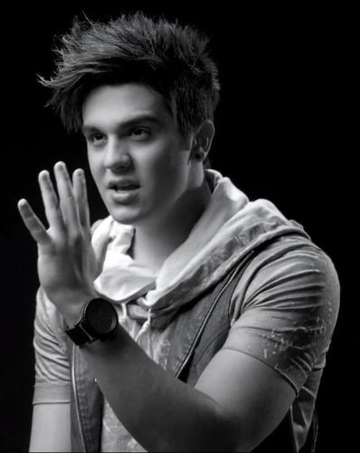 Feito para o DIVO Luan Santana!Mais um Fc para a melhor Familia do Brasil!Participe você tambem na nossa #FamiliaLS!Since:1/08/10 Seguido pelo Luan:28/12/10