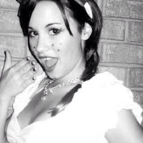 ItsElaineBoyak's profile picture. i like food.