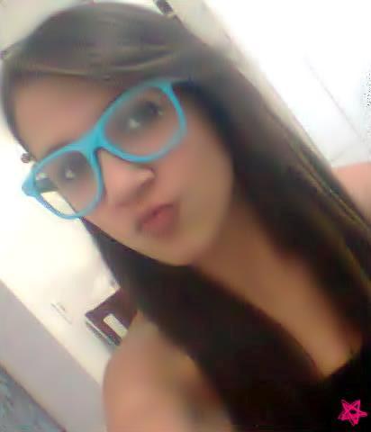 morena , chata , irritante, ciumenta , irmã da @biia_wanted , ciumenta , boba , louca & alone u.u , morena tosca .& Meega Fã do @onedirection !! ~Essa sou Euu!