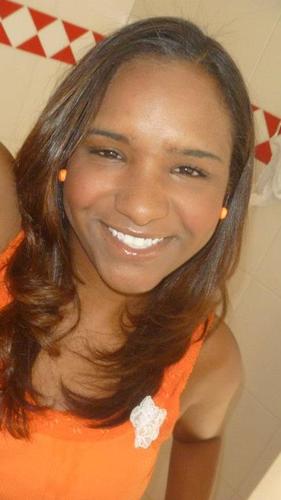 Tentando ser Louca por Jesus. Sendo moldada por Jesus. Leitora da Bíblia Sagrada. Estudante de Nutrição-UnB. Fiel amiga dos meus pais.