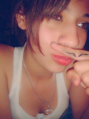 Tu me preguntas q como me describiria y yo te contesto soy diferente