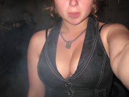 I'm a bad ass chick who loves to get ripped. #StonerNation #StayHigh