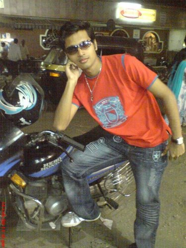 ROHANSHETTY12's profile picture. I AM SINGLE AND READY TO MINGLE