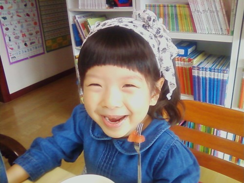 진실이 가려진곳에서 식민통치와 전쟁이 움튼다...