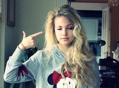 bio is saai =) // steel geen tweets 100% true X Randomtweets ♥ like.friends.love .familie